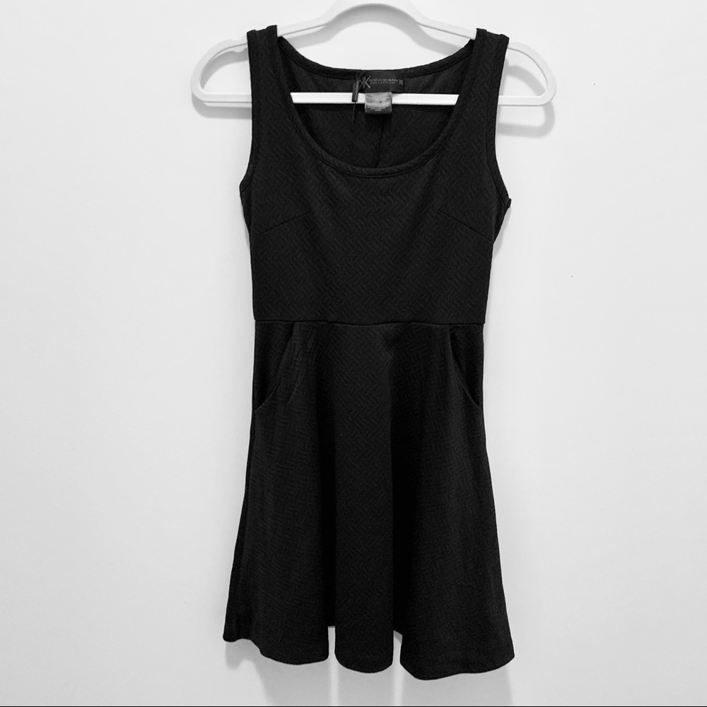 Kardashian little black dress with POCKETS
